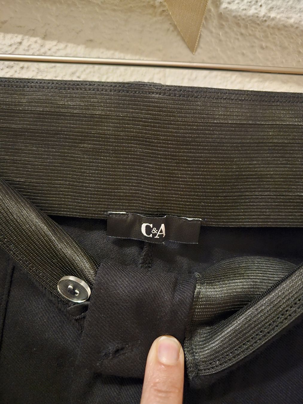 C&A Pantaloni: C&A Damen Hose Schwarz Gr 46 Figurbetont – Nuovo (secondo la descrizione) da Bern venduto da Oscarella 1
