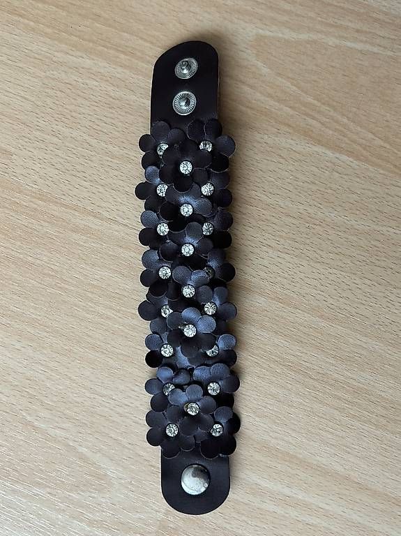 Altri gioielli: Armband, Ohrenringe, etc. – Usato da Berneck venduto da and_99bm