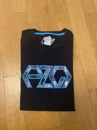 T-Shirt L