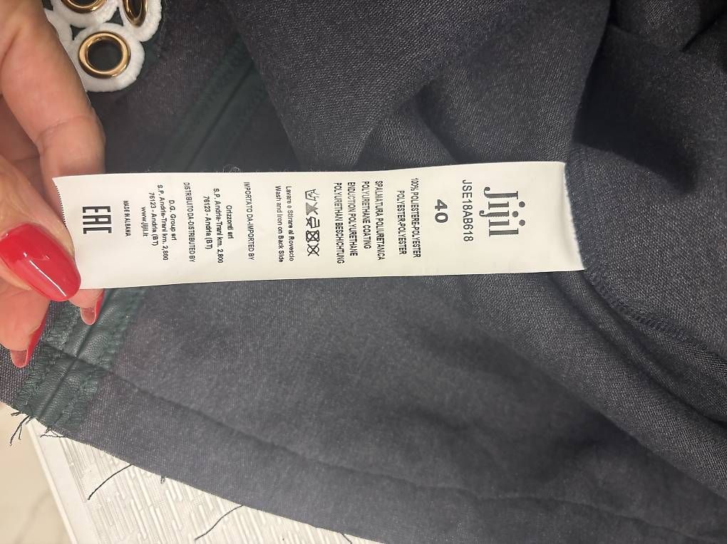 Robes: Vendo abito corto in ecopelle  – D'occasion à Soazza par afa_r6cx 4