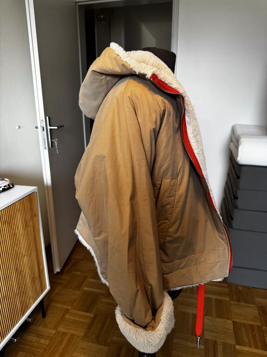 warme-winterjacke-mit-kapuze-und-teddyfell-gr-m