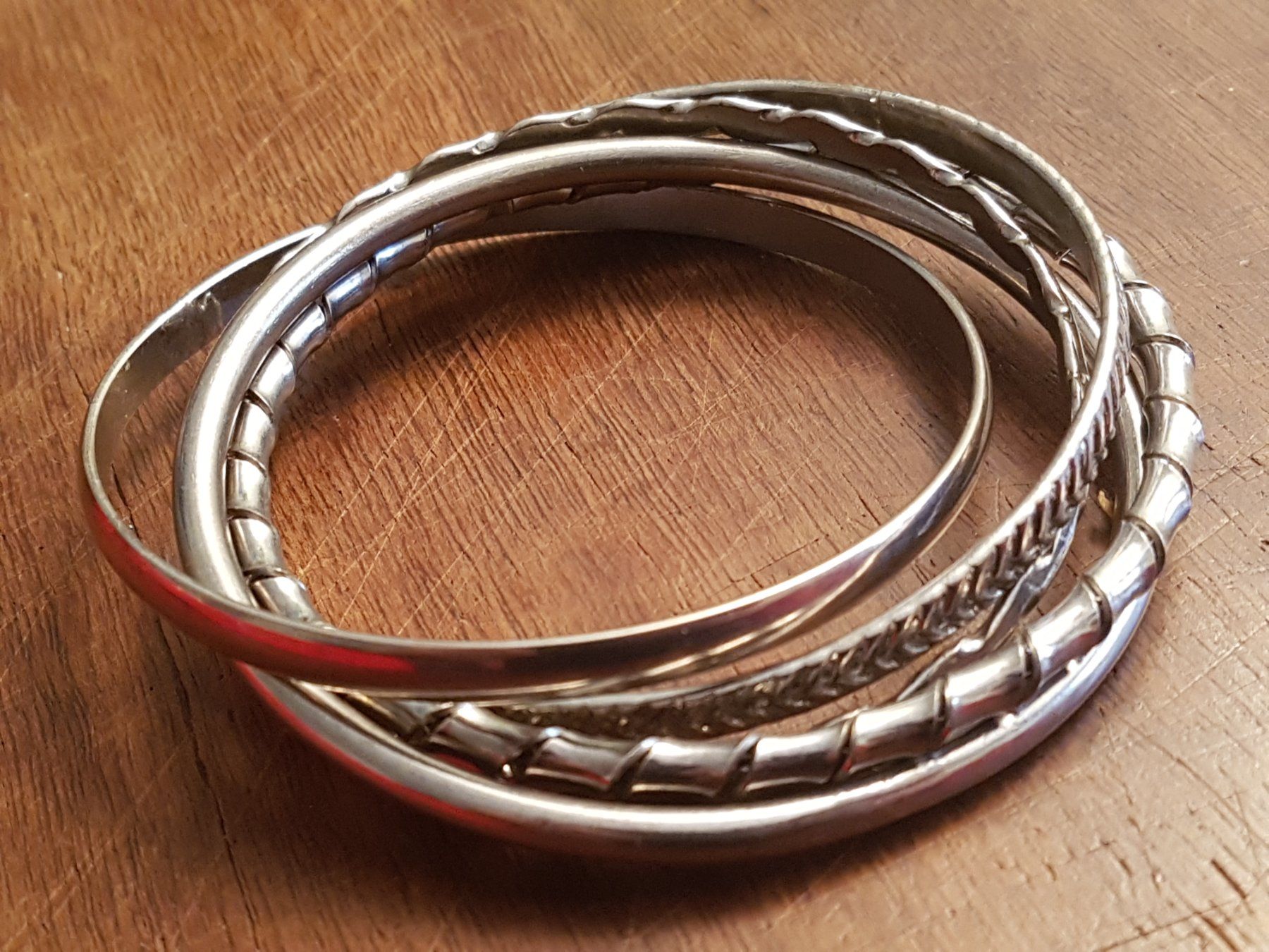 Armbänder & -reifen: Armreif Set 5erlei Muster silberfarben – Gebraucht aus Ettingen von Maranathatalitha 2