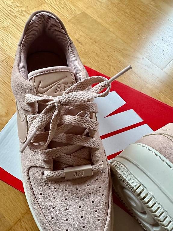 Nike Scarpe da donna: Neu: Nike Schuhe Grösse 38 – Nuovo (secondo la descrizione) da Hünibach venduto da s.leptir 1