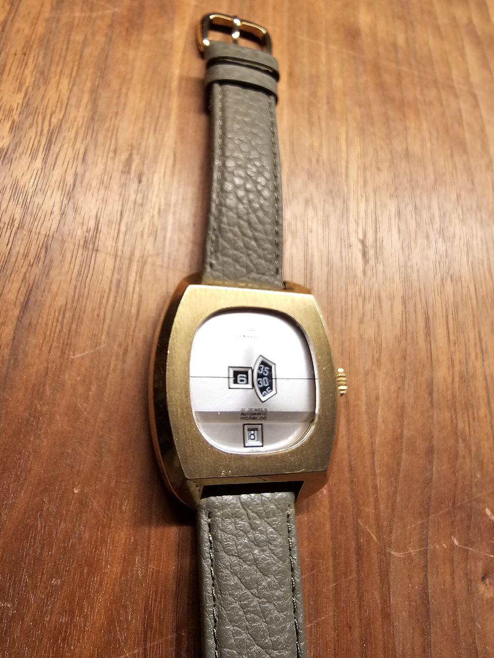 Orologi: Retro Automatic Watch Jumping Hours mit Datum – Usato da Oberwil BL venduto da 007re 3