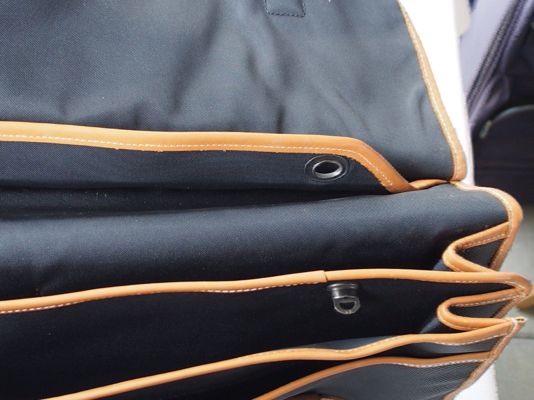 Handtuchhalter: cartable de bonne marque – Gebraucht aus Meyrin von SRemka 4