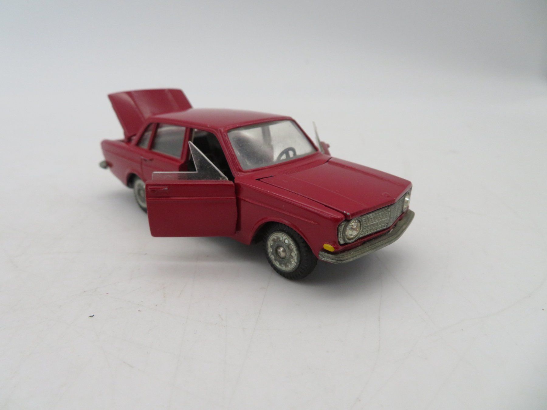 Volvo Modellini d'auto: Vintage Volvo Modell-Autos – Usato da Reinach BL venduto da WBZ-Flohmarkt 4