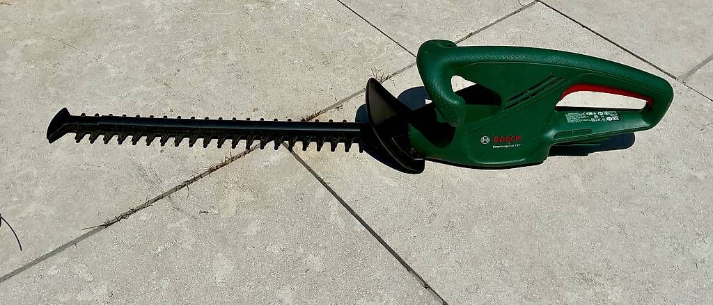 Bosch Tutti gli attrezzi: Ensemble d'outils de jardinage Bosch 18V – Usato da Bouveret venduto da uri_cq5w 2