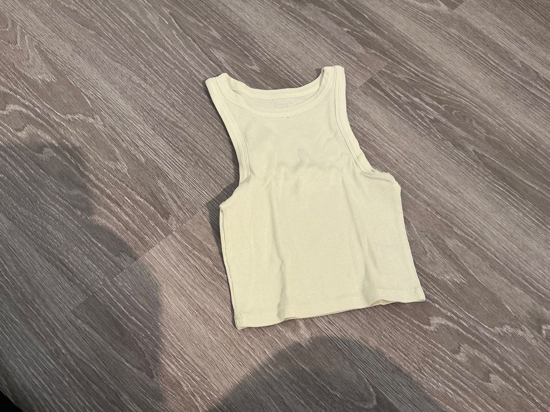 Tops: Damen Tanktop gerippt Gr.M – Gebraucht aus Würenlos von Starceve 1