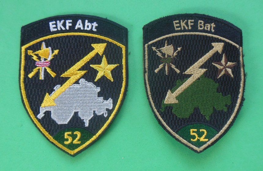Schweizer Armee Placchette & Badge: EKF Abt. 52 - Grün – Usato da Zwillikon venduto da Boban69