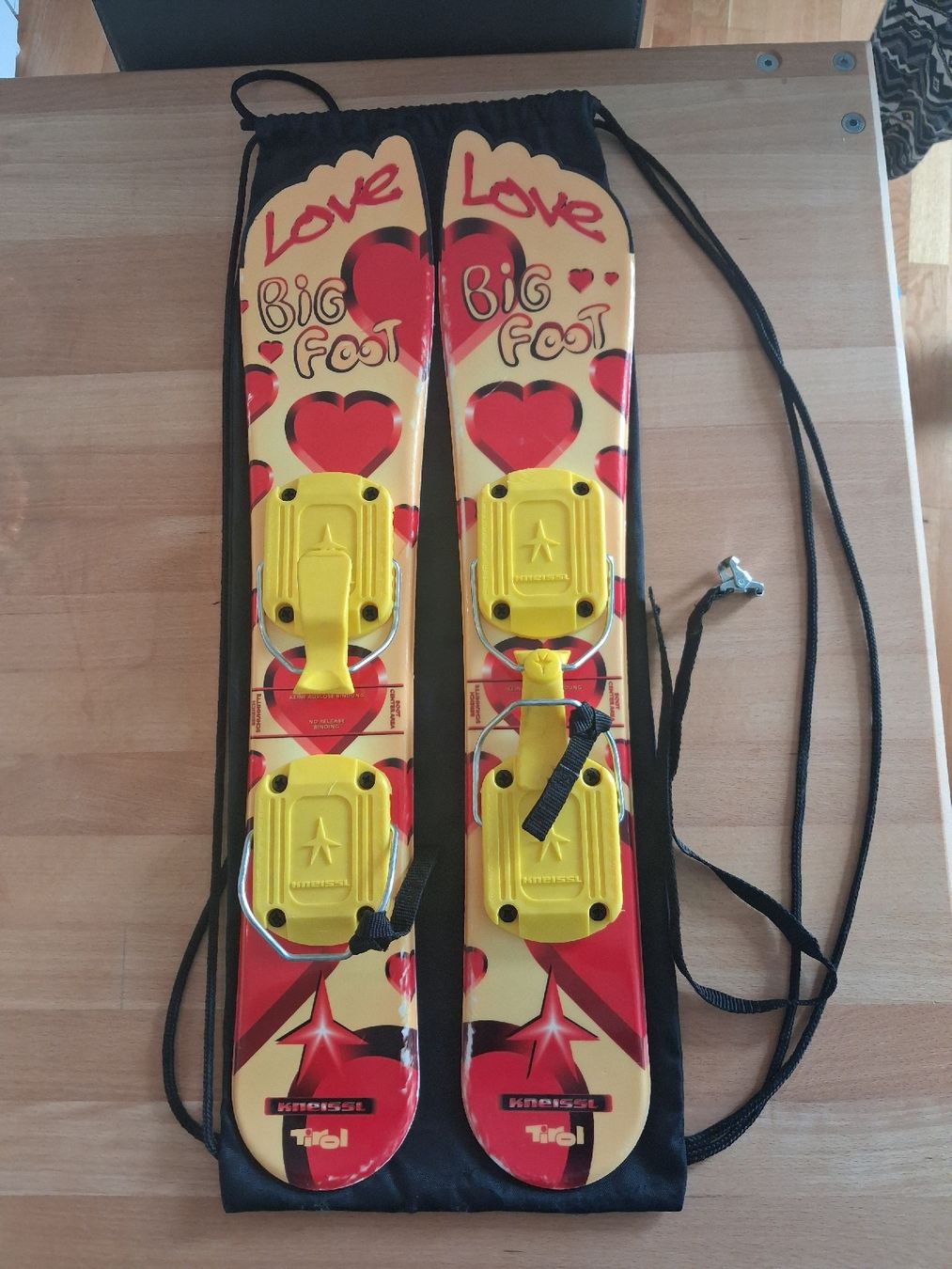 Skis: Bigfoots "Skis"  Retroklassiker – Gebraucht aus Bürglen TG von Karpfen13 1