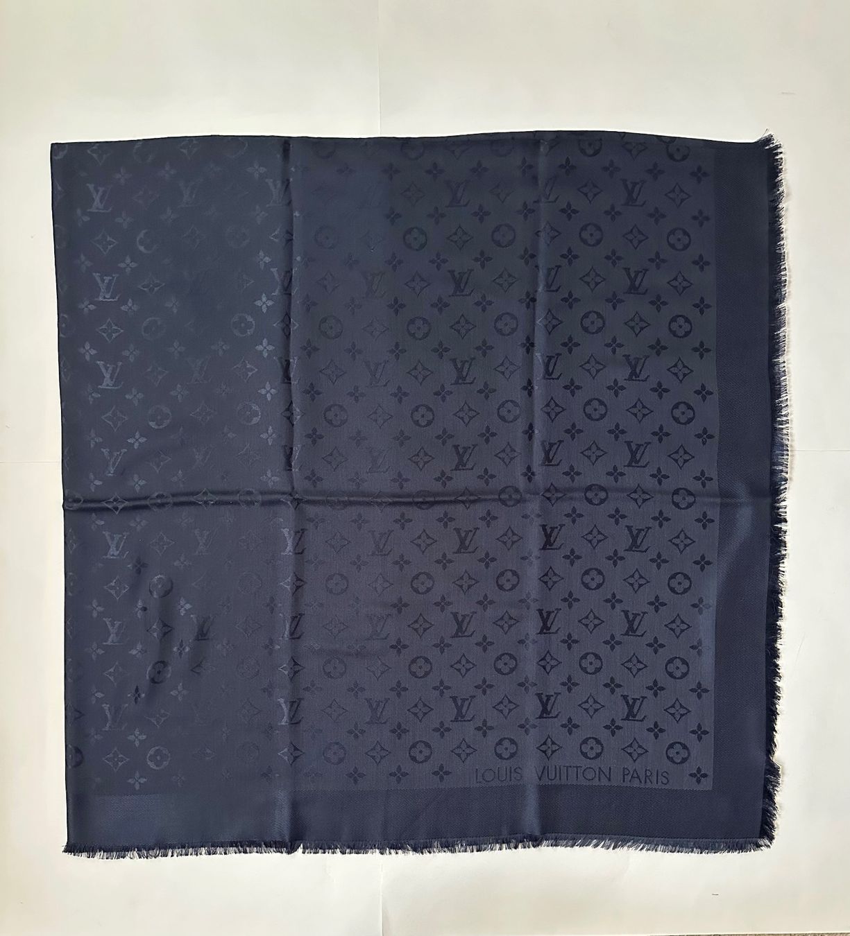 Louis Vuitton Foulards & écharpes: Louis Vuitton scialle – Neuf (Voir description) à Pregassona par Reluxuryspace