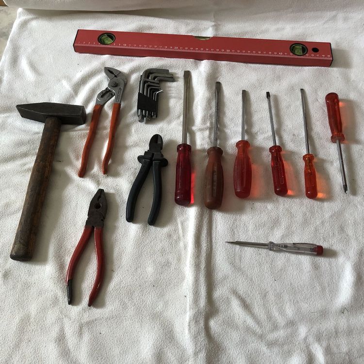 Lot Werkzeug, Schraubenzieher Zange Inbus Hammer (Gebraucht) in ...