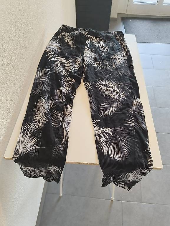 Pantalons: 2x Stoffhose mit Muster Gr. 36 – D'occasion à Nänikon par Manta87 4