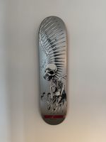 Skateboard signiert von Tony Hawk