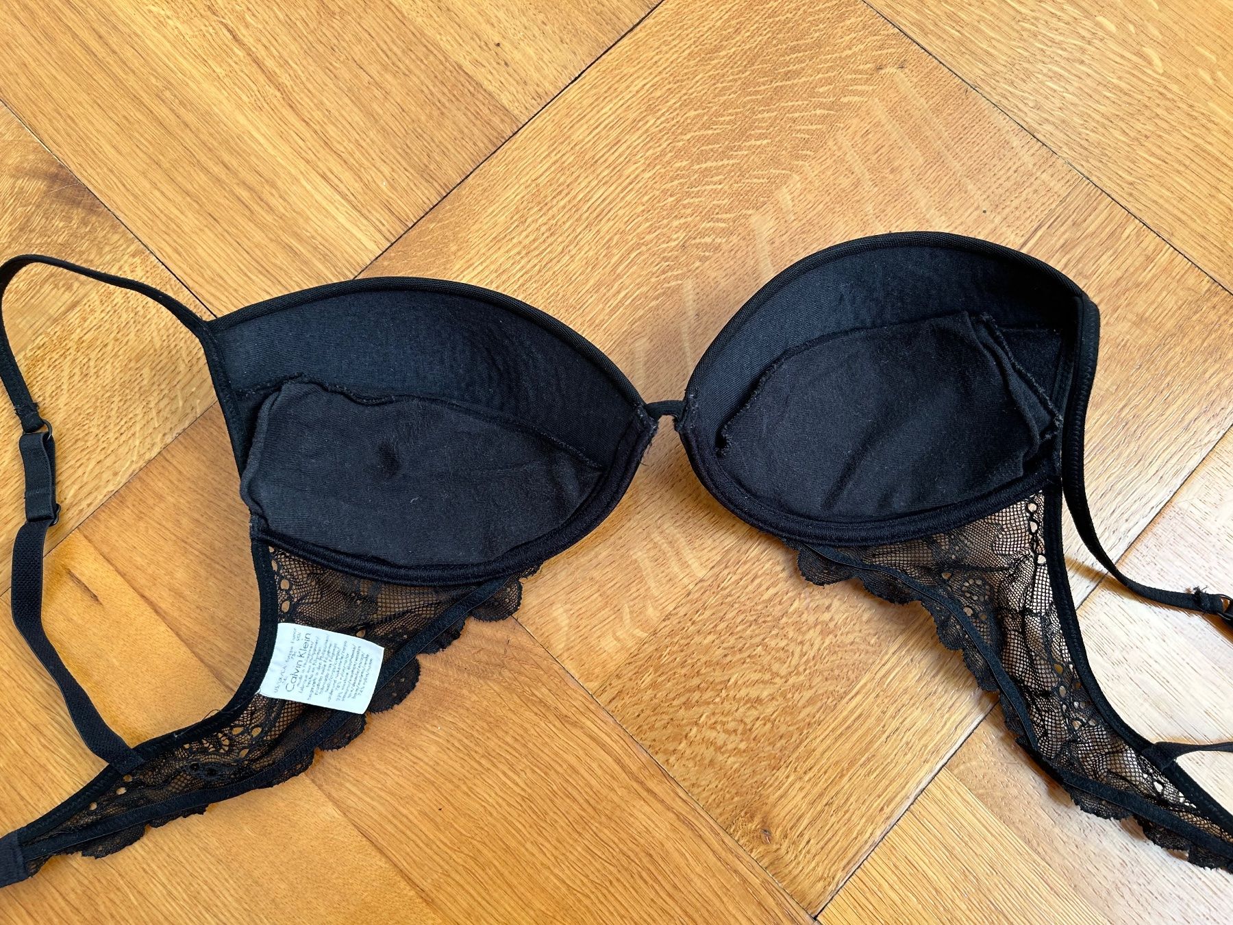 Calvin Klein Sonstige Unterwäsche: Wunderschöner schwarzer BH mit Spitze von Calvin Klein, 75C – Gebraucht aus Bern von Smile-2707 1