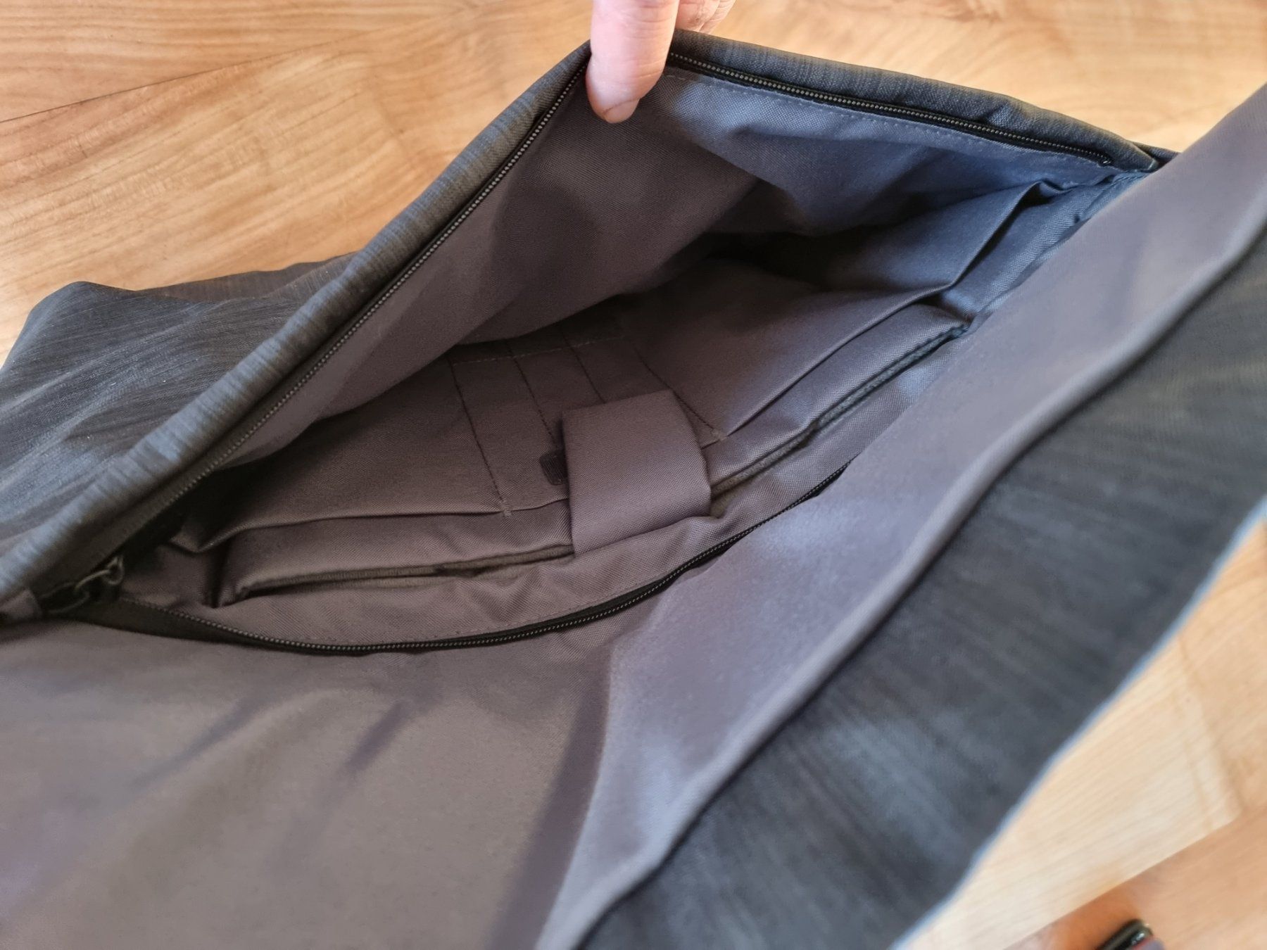 Borse: Dicota LapTop Tasche – Usato da Auenstein venduto da Phans 4