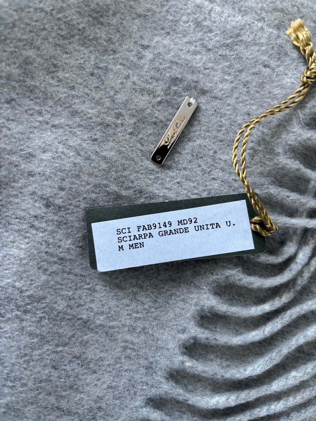Loro Piana Foulards, Tücher & Schals: Loro Piana Kaschmir Schal silber grau wunderschön – Gebraucht aus Zürich von car_9sdb 2