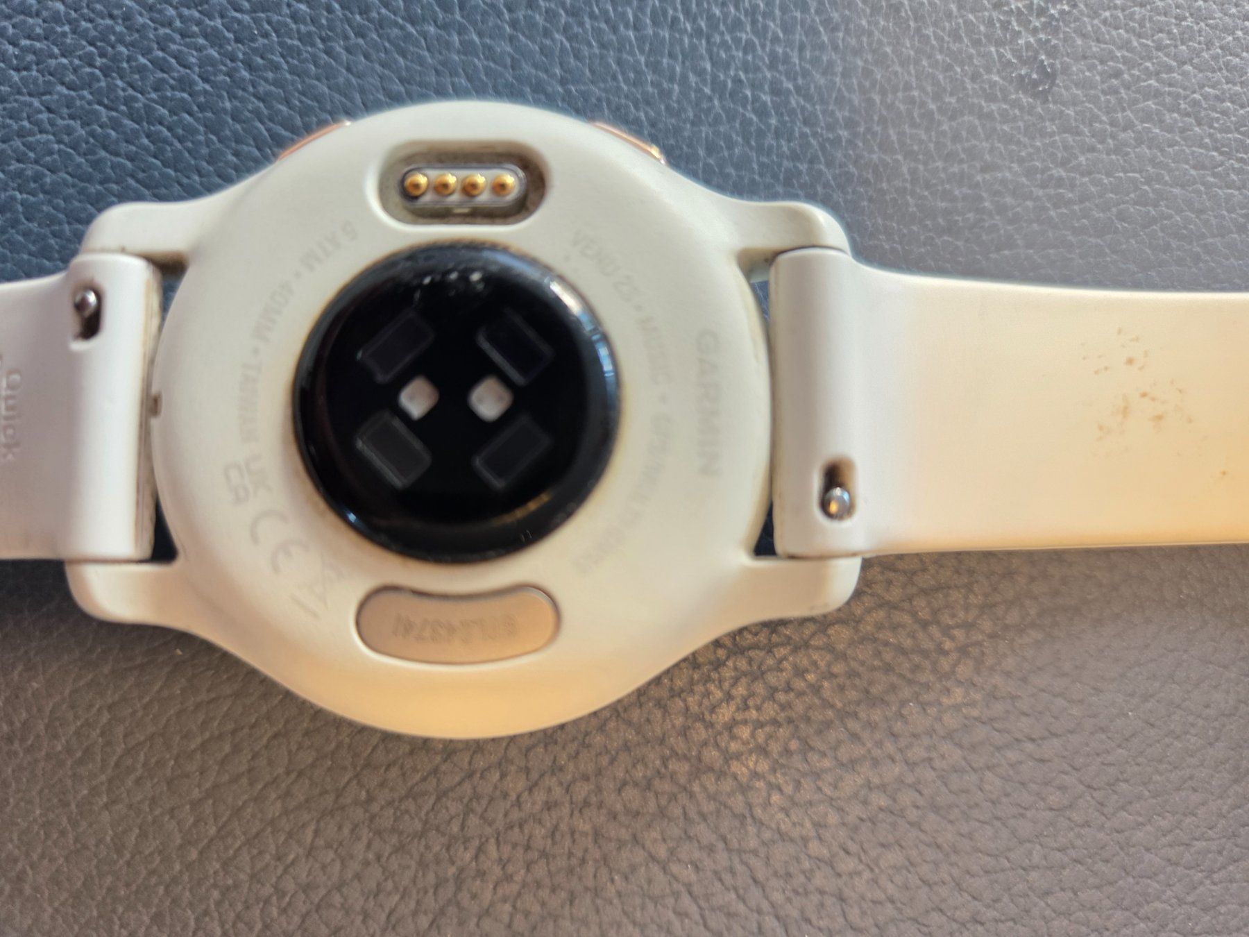 Garmin Smartwatch: Garmin Venu2S Weiss/Gold – Gebraucht aus Steinhausen von magzug 2