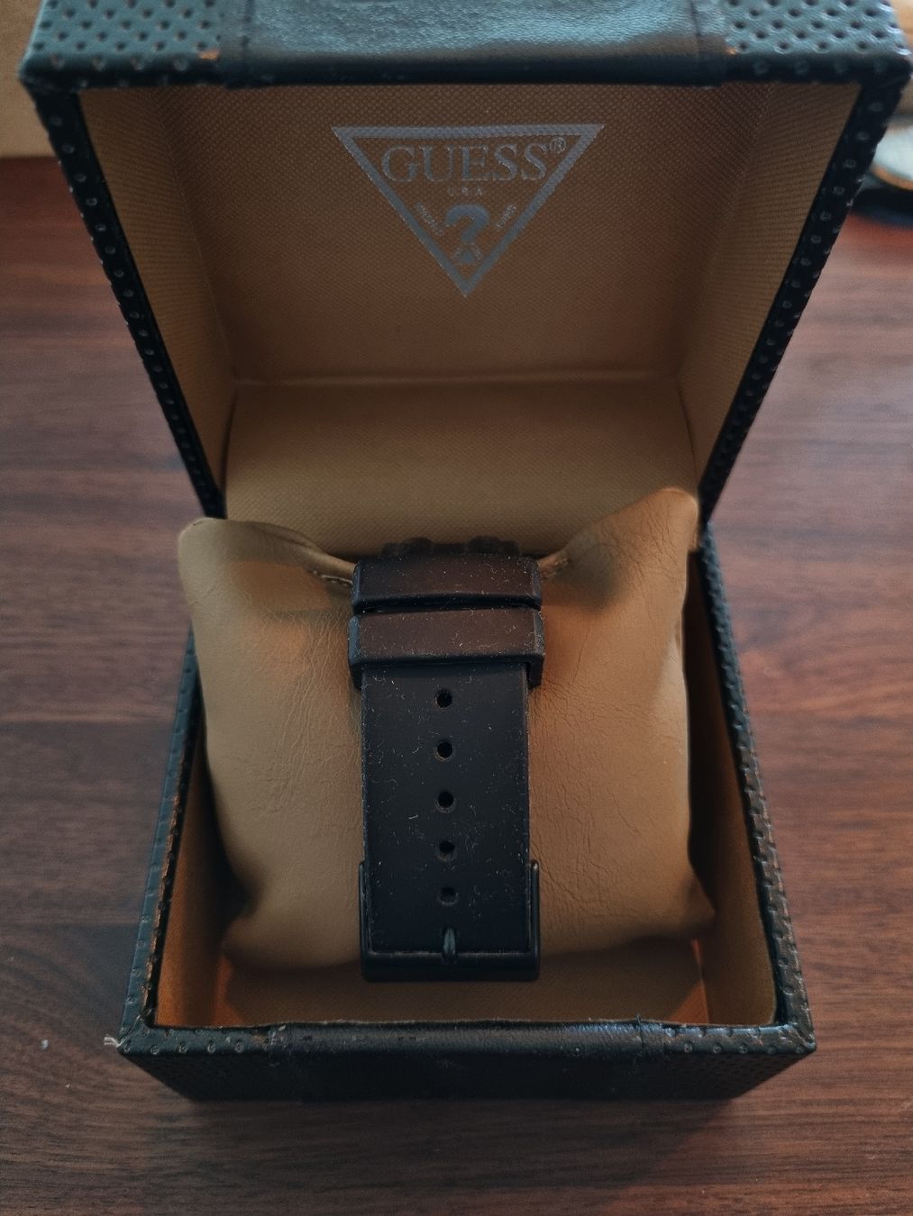 Guess Uhren: Guess Uhr Schwarz Carbon – Gebraucht aus Bülach von cf96 2