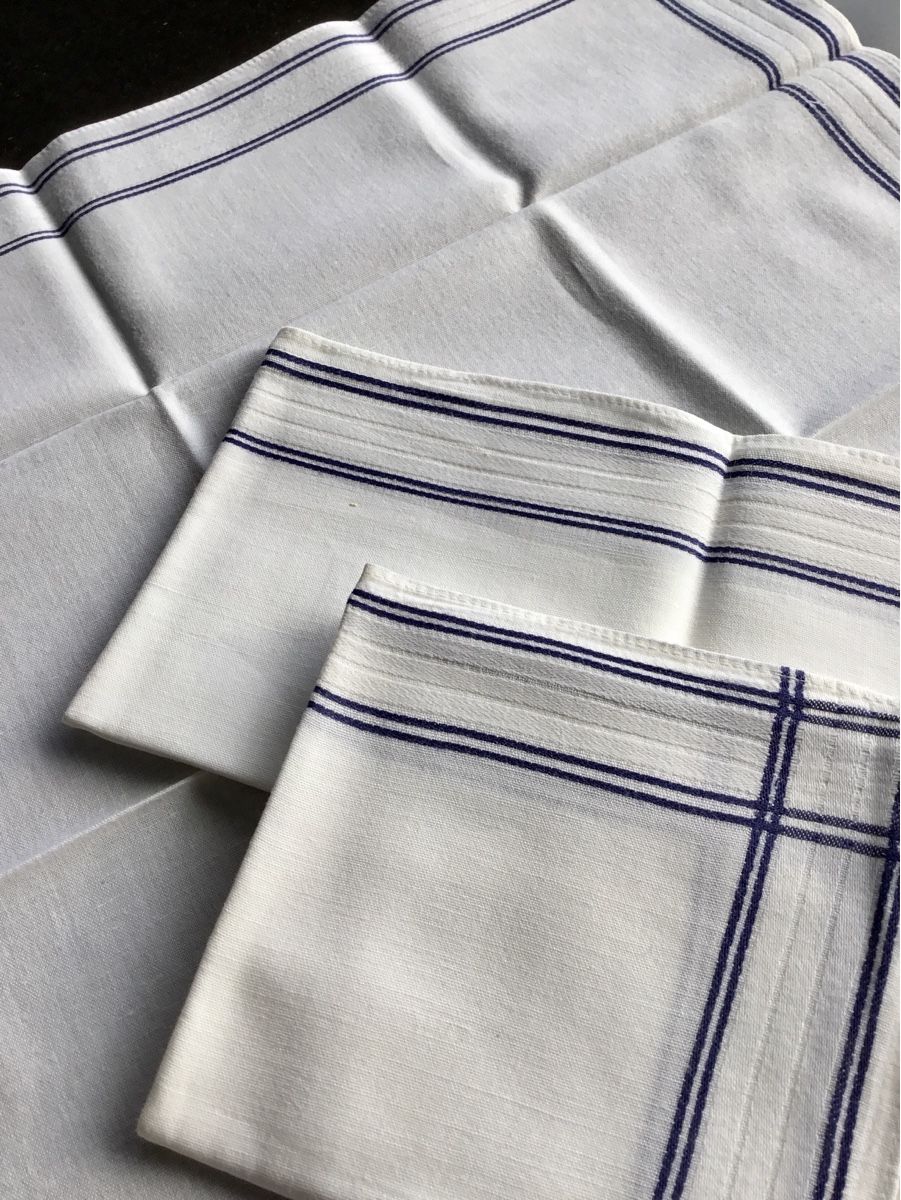 Altro in  Abbigliamento & Accessori: 3 Taschentücher antik / Leinen – Usato da Eggersriet venduto da Wiese61