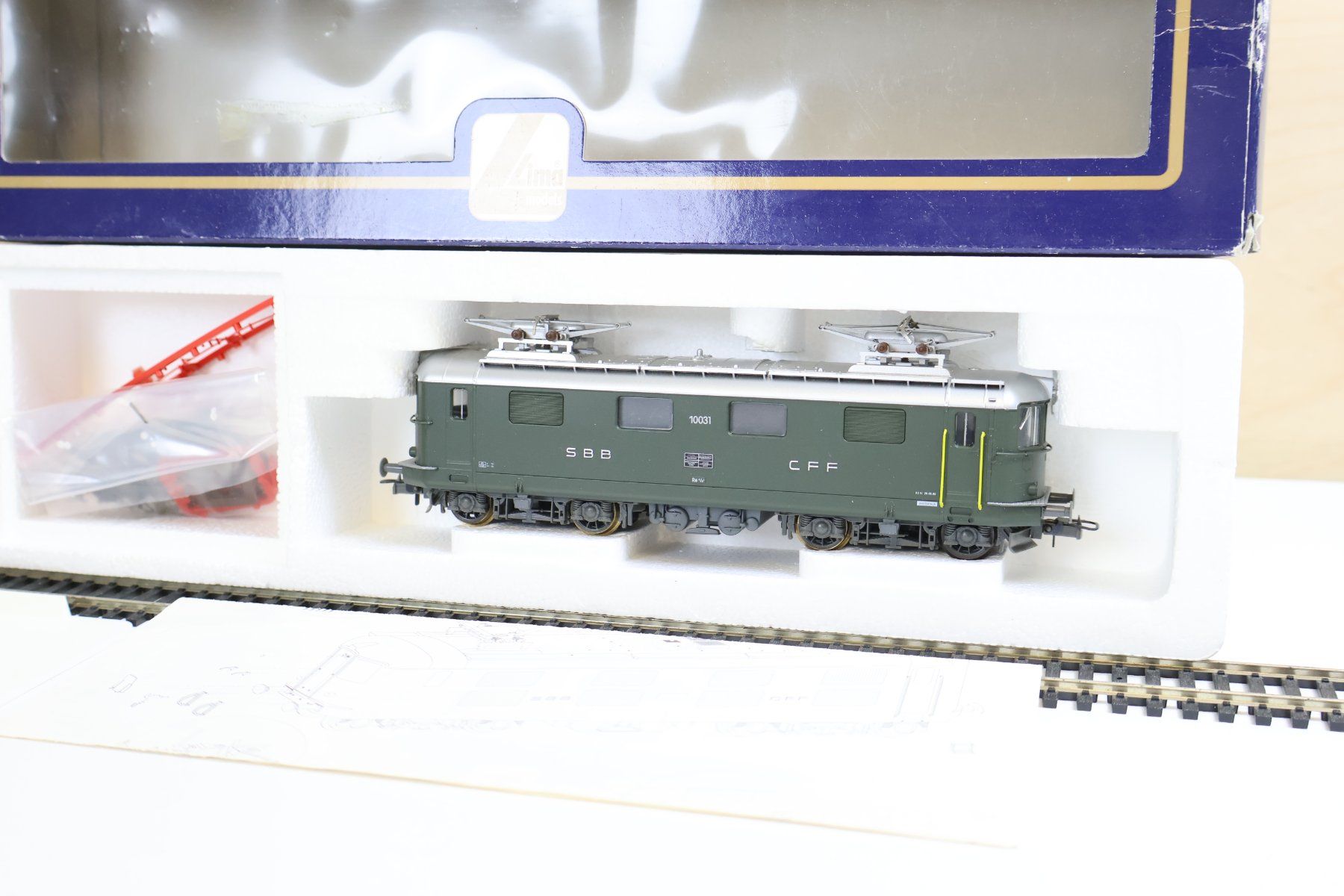 Lima Modellini di ferrovie: Lima Collection SBB Re 4/4 E-Lok - 208444 - H0 – Usato da Winterthur venduto da Monstera 2