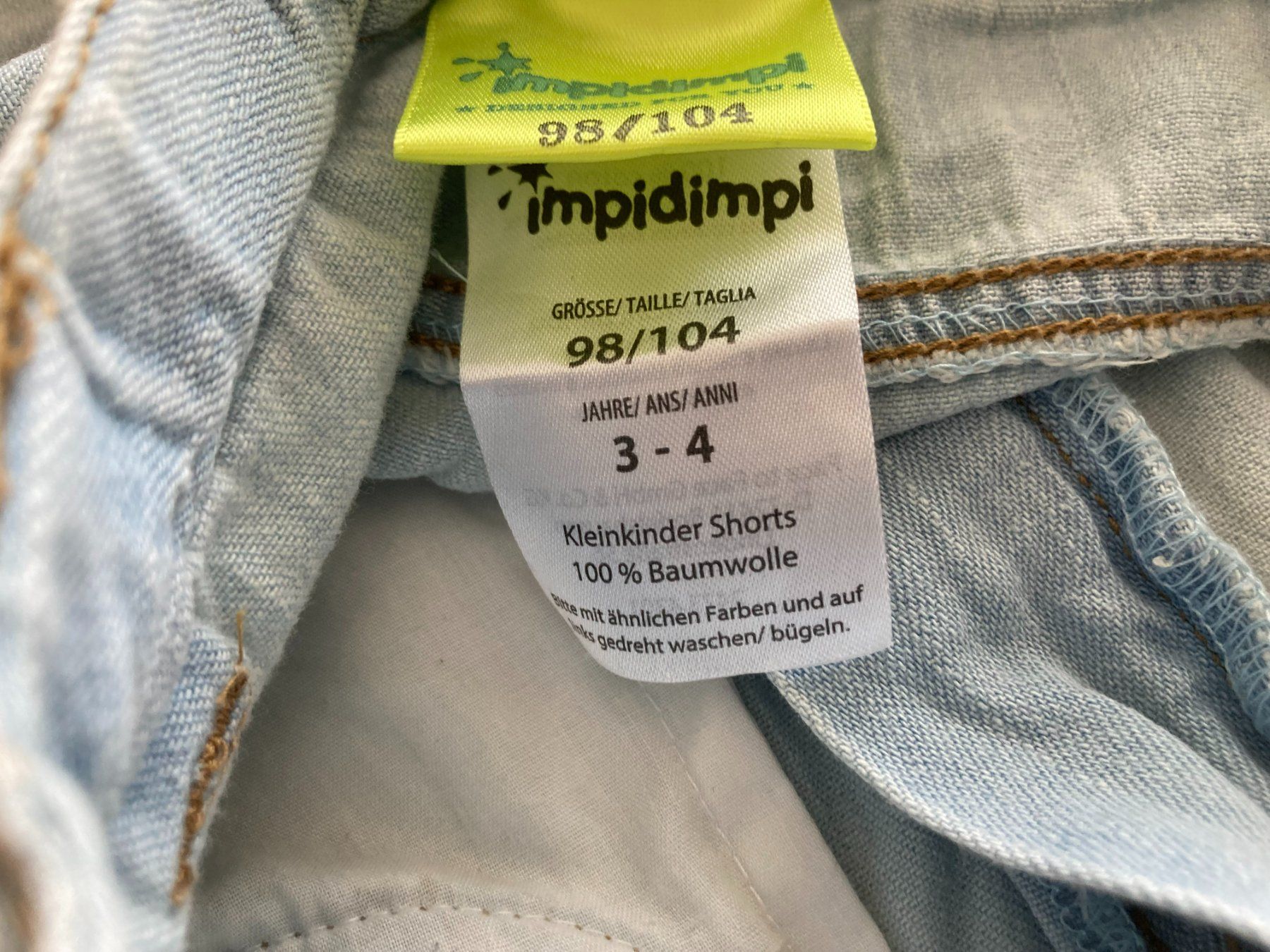 Pantaloni: Shorts mit Fransen – Usato da Muttenz venduto da Juvenile33 3