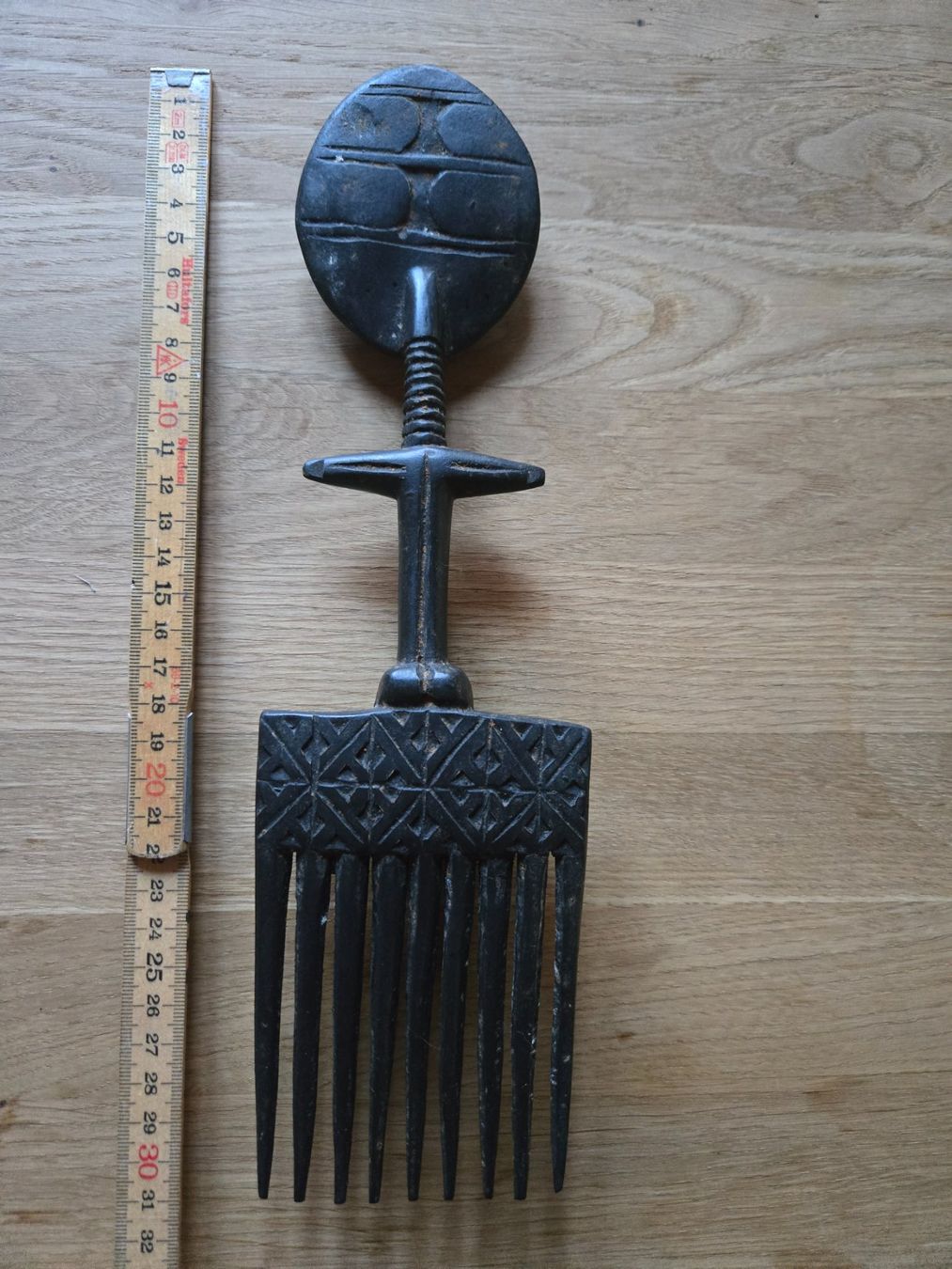 Sonstige Haarpflege: Afrikanischer Holzkamm – Gebraucht aus Kriechenwil von rehal83 1