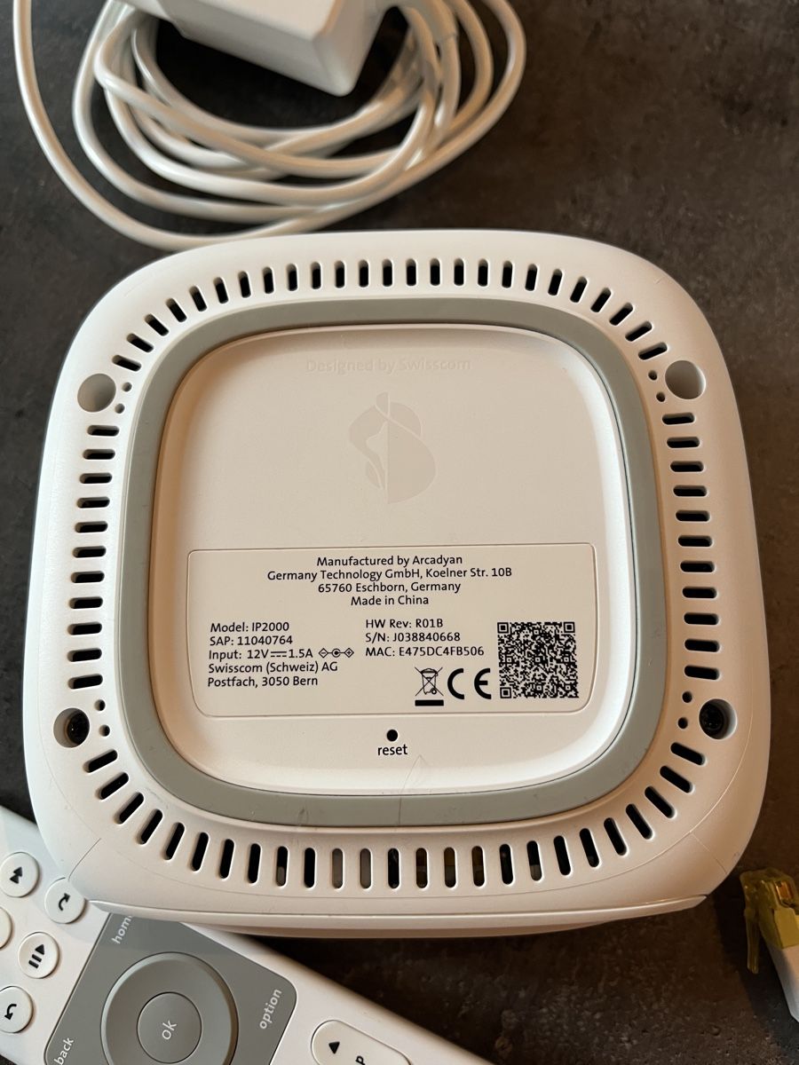Swisscom Modem & Router: Swisscom Internetbox 3 mit Swisscom IP2000 TV Box – Usato da Siblingen venduto da Hasumags 3