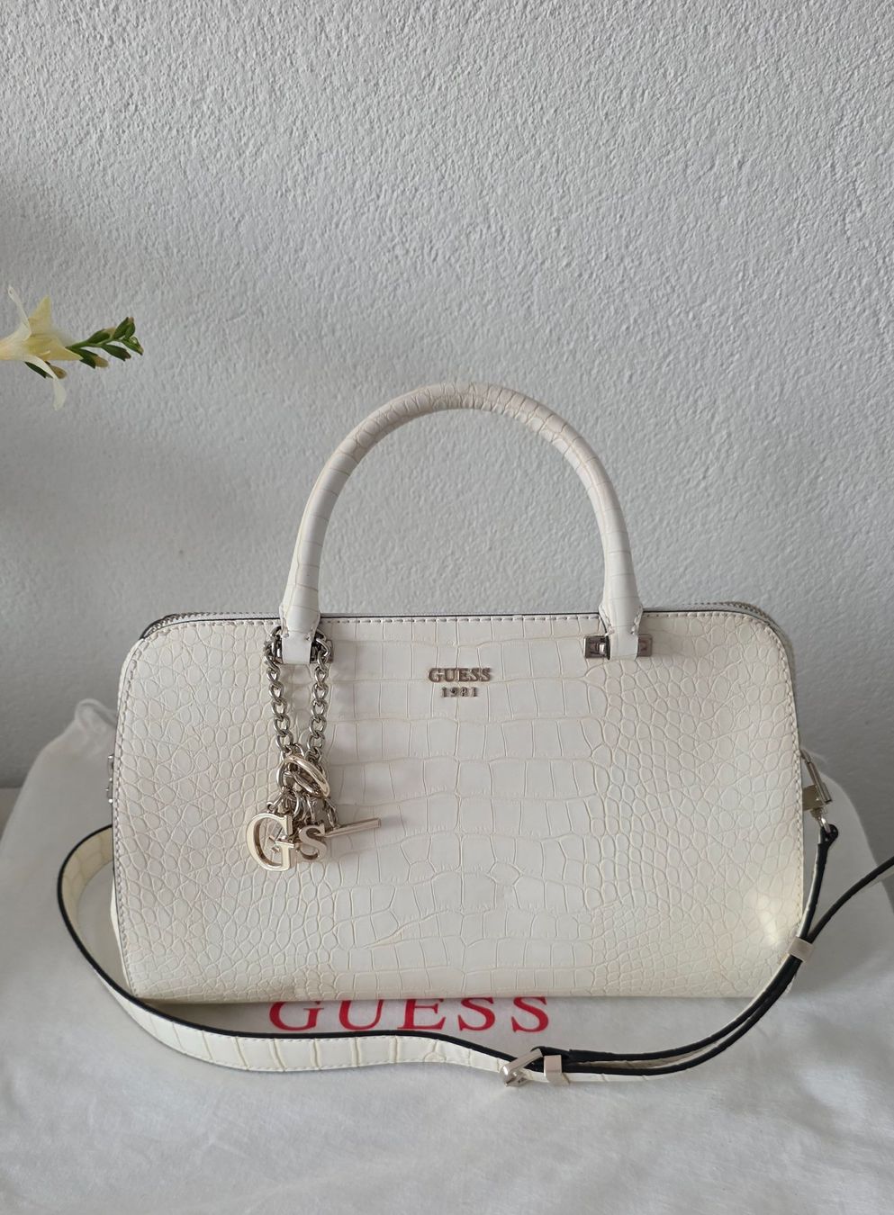 Borse da donna: Guess Handtasche / Henkeltasche Sommer – Usato da Zürich venduto da Lemon007