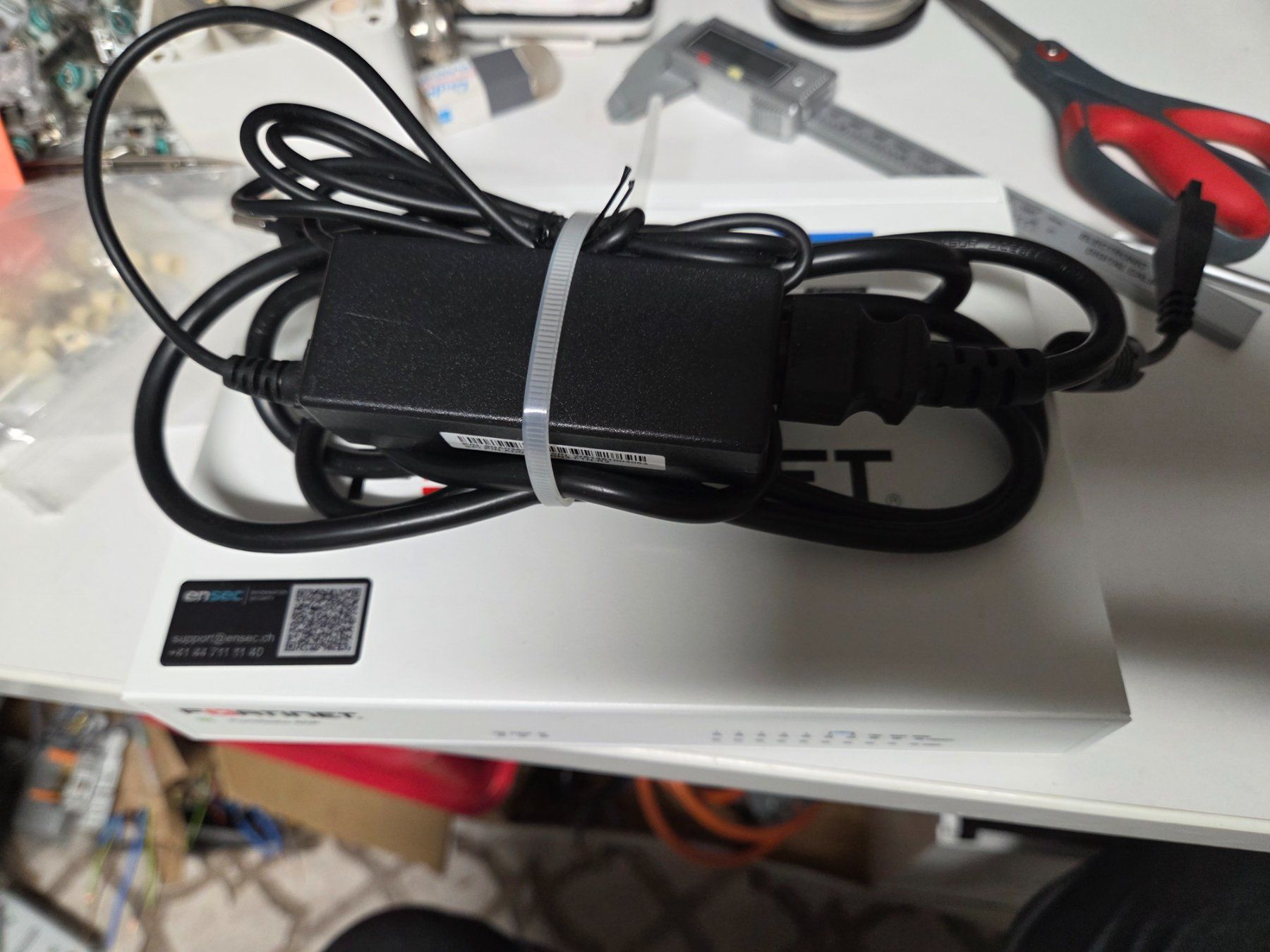 Fortinet Firewall: Fortinet FortiGate 60F Firewall FG-60F mit 10 x RJ45 – Usato da Zürich venduto da Alibaba1234 5