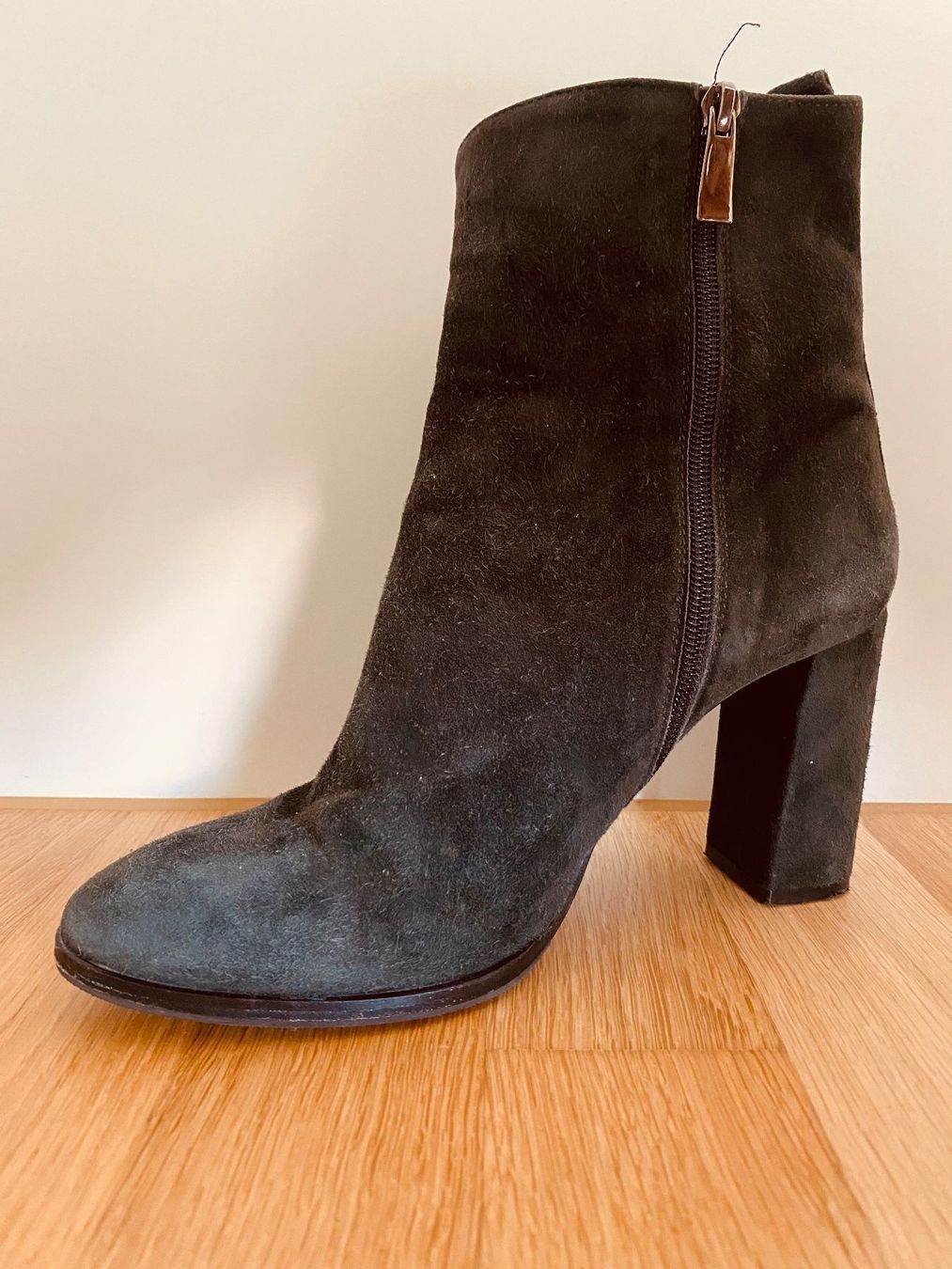 Scarpe da donna: BOOTS LEATHER VIBRAM R – Usato da Walchwil venduto da Finibaci 2