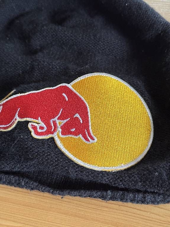 Chapeaux, bonnets & casquettes: Redbull Mütze – D'occasion à Zürich par Neipark 1
