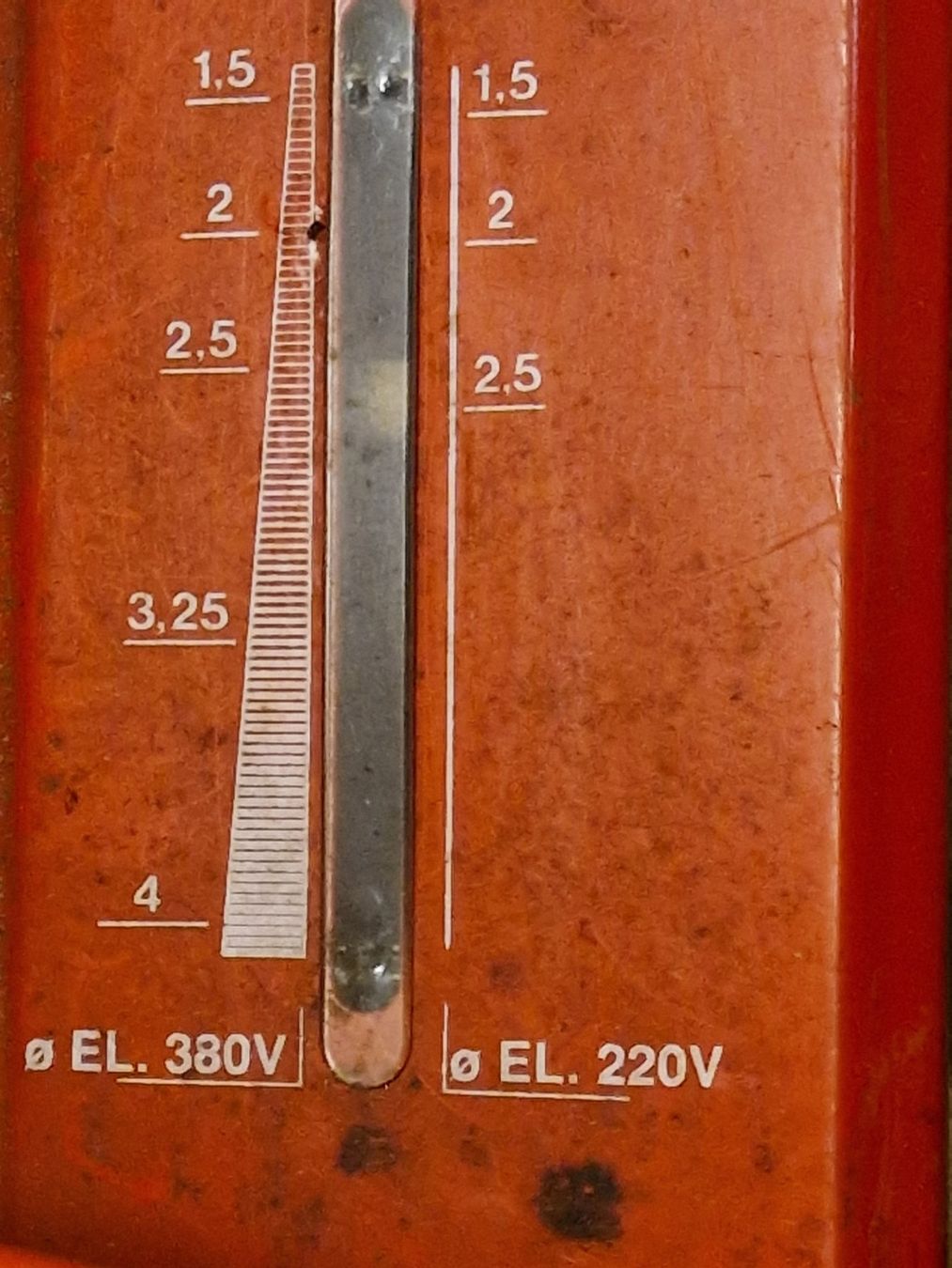 Postes à souder: Electroden Schweissgerät Miura 252 – D'occasion à Wädenswil par tome70 4