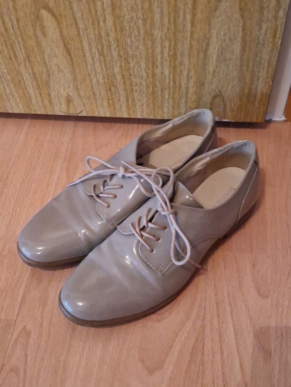 Graceland Chaussures femmes: Loafers Lack Beige Grösse 39 – D'occasion à Neuhausen am Rheinfall par Alchimista