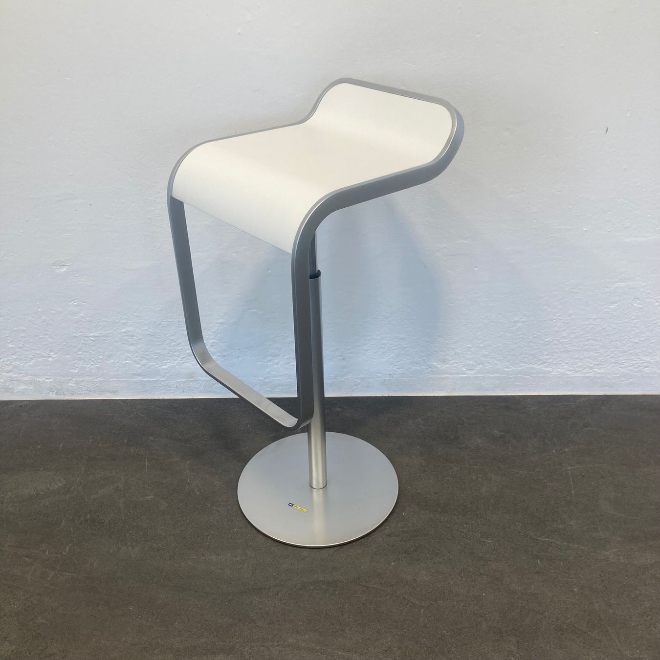 Lapalma Sgabelli: lapalma Lem S80 Barhocker Kunststoff Weiss – Usato da Schönenwerd venduto da mcofficeshop 1