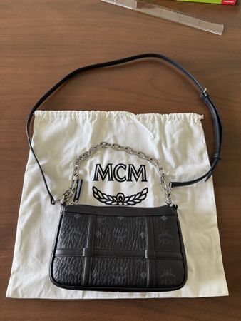 MCM Schultertasche «Aren»