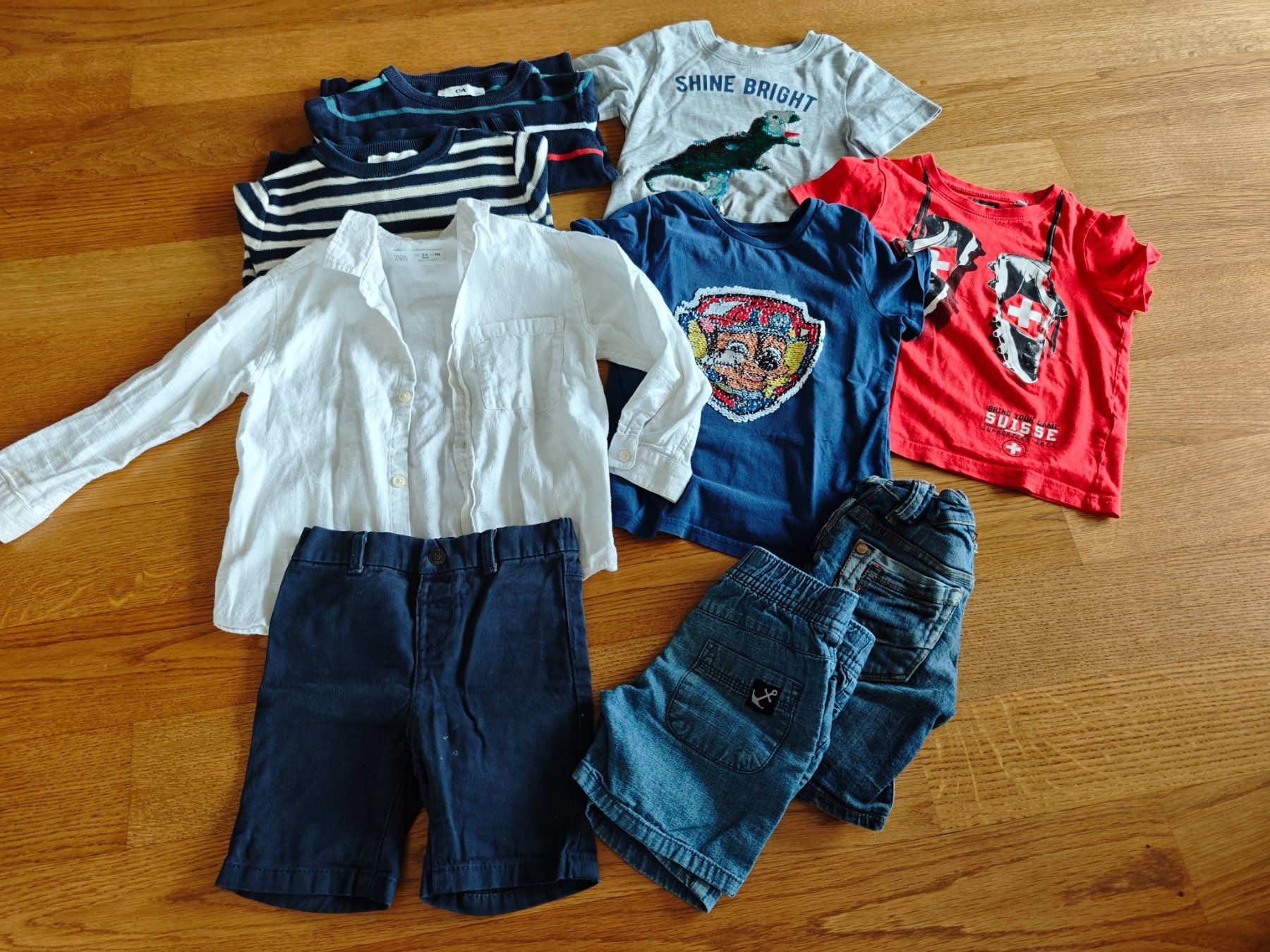 Lotti & Set di vestiti: Kleiderpaket Junge 104 – Usato da Emmen venduto da Mare.Sim