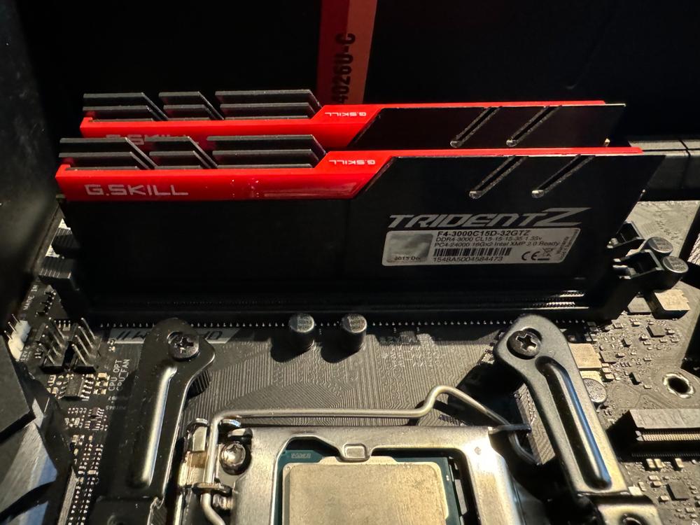 Rog Strix Z390-F Gaming mit Intel Core i5-9600K und G.Skill