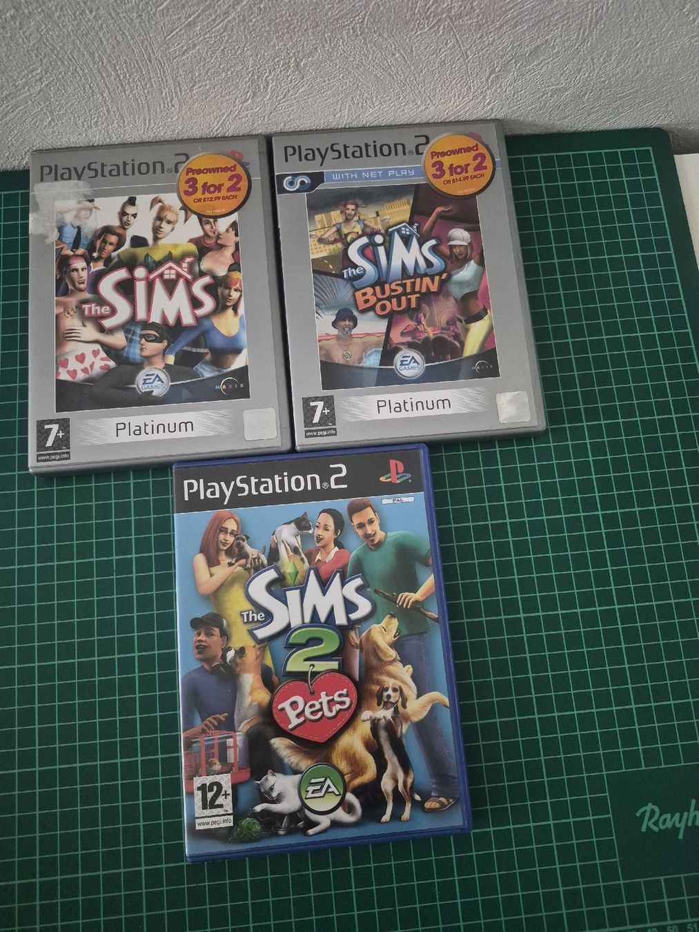 Sony Giochi: PS2 Sims Bundle: Sims, Bustin' Out, Sims 2 Pets - Games! – Usato da Meyrin venduto da Retro-GZ