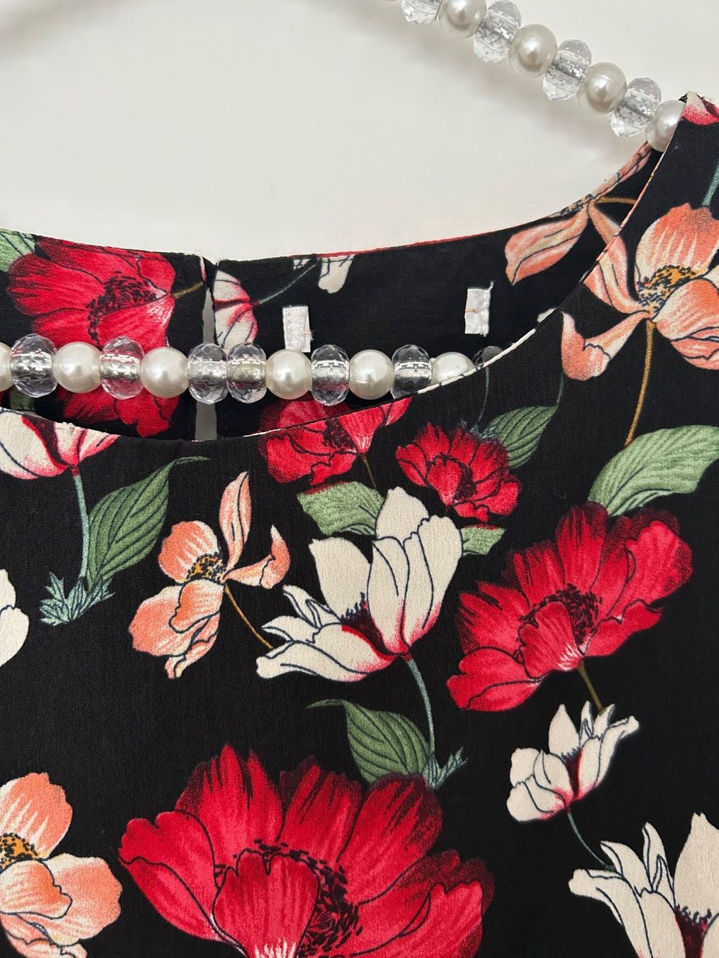 Vestiti: Schönes schwarzes Kleid mit Blumen, Gr. L oder 40 – Nuovo (secondo la descrizione) da Horn venduto da Resvi 2