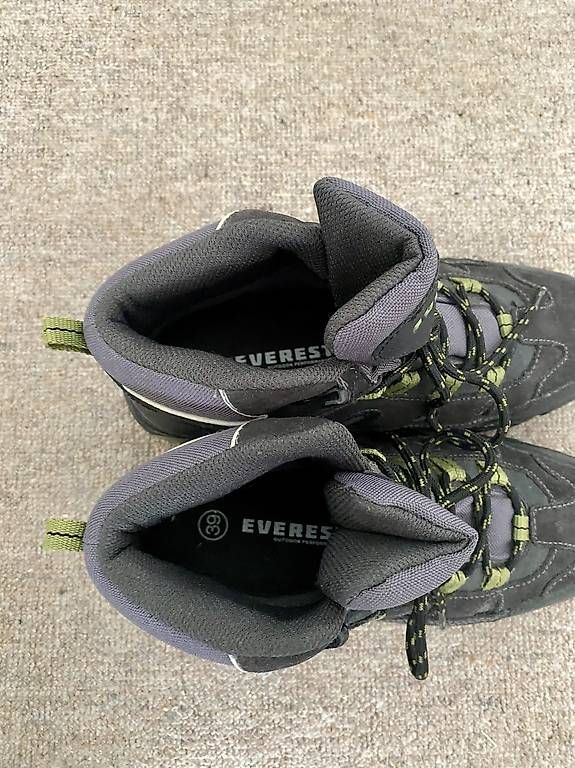 Everest Scarpe da donna: Wanderschuhe Everest Gr 39 – Usato da Domat-Ems venduto da Orbit43 2