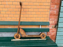 Trottinett / Nostalgisches Holz-Trottinett