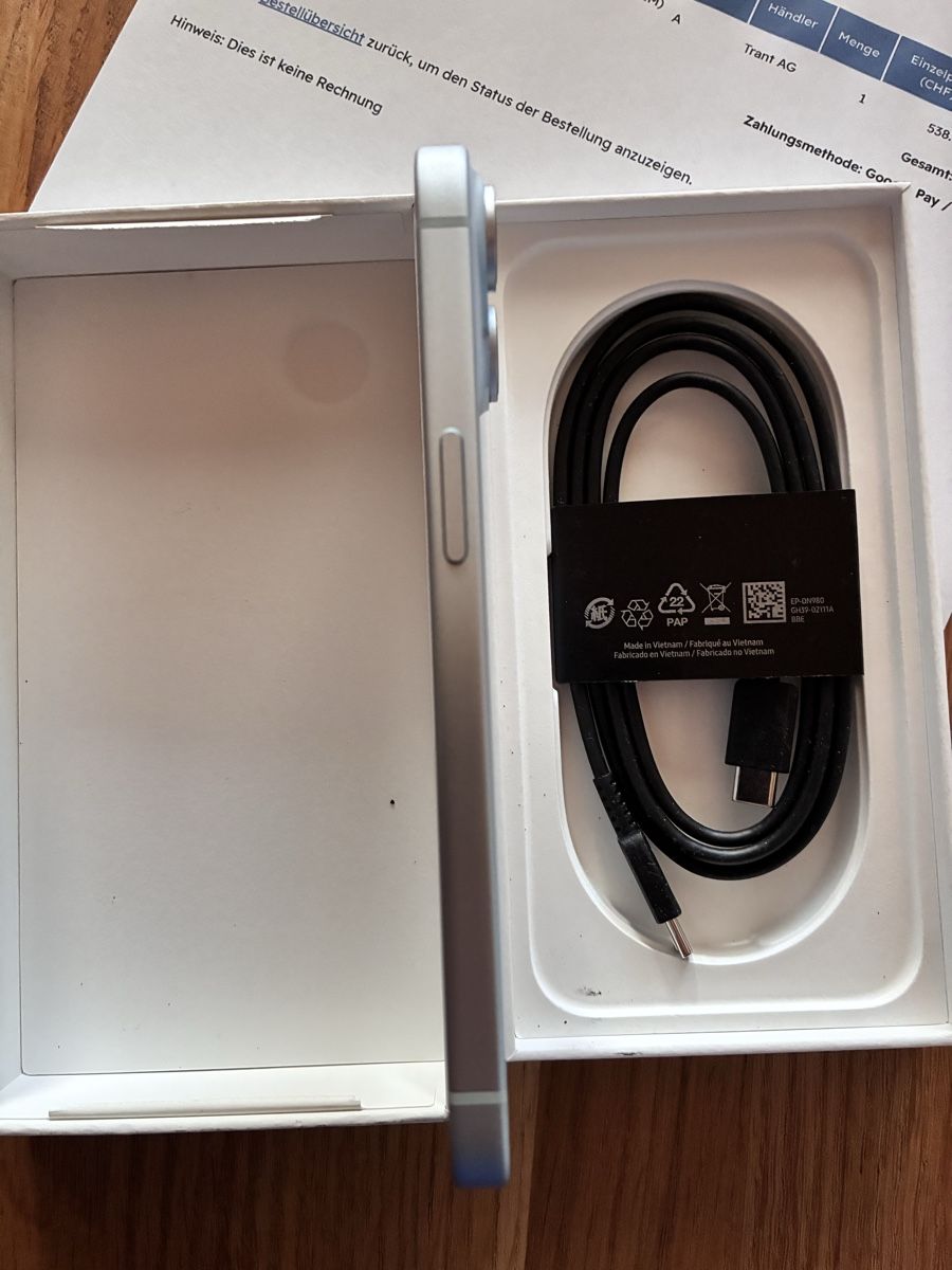 Apple Telefoni cellulari / Smartphones: iPhone 15, 256 GB,neuwertig – Nuovo (secondo la descrizione) da Steinach venduto da cgo_29jv 4