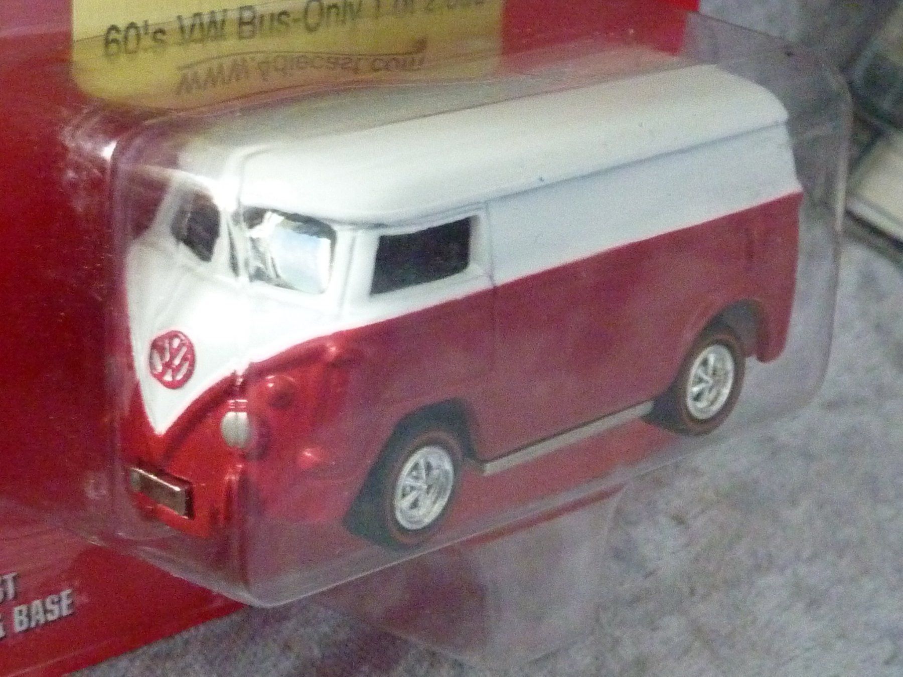 Volkswagen Modellini d'auto: VW T1 1960 1:64 – Nuovo e nell'imballaggio originale da Dürrenäsch venduto da Cobra1ch 2
