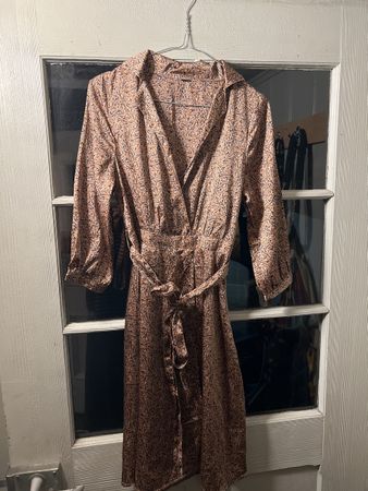 Leichtes Kleid für die Übergangssaison