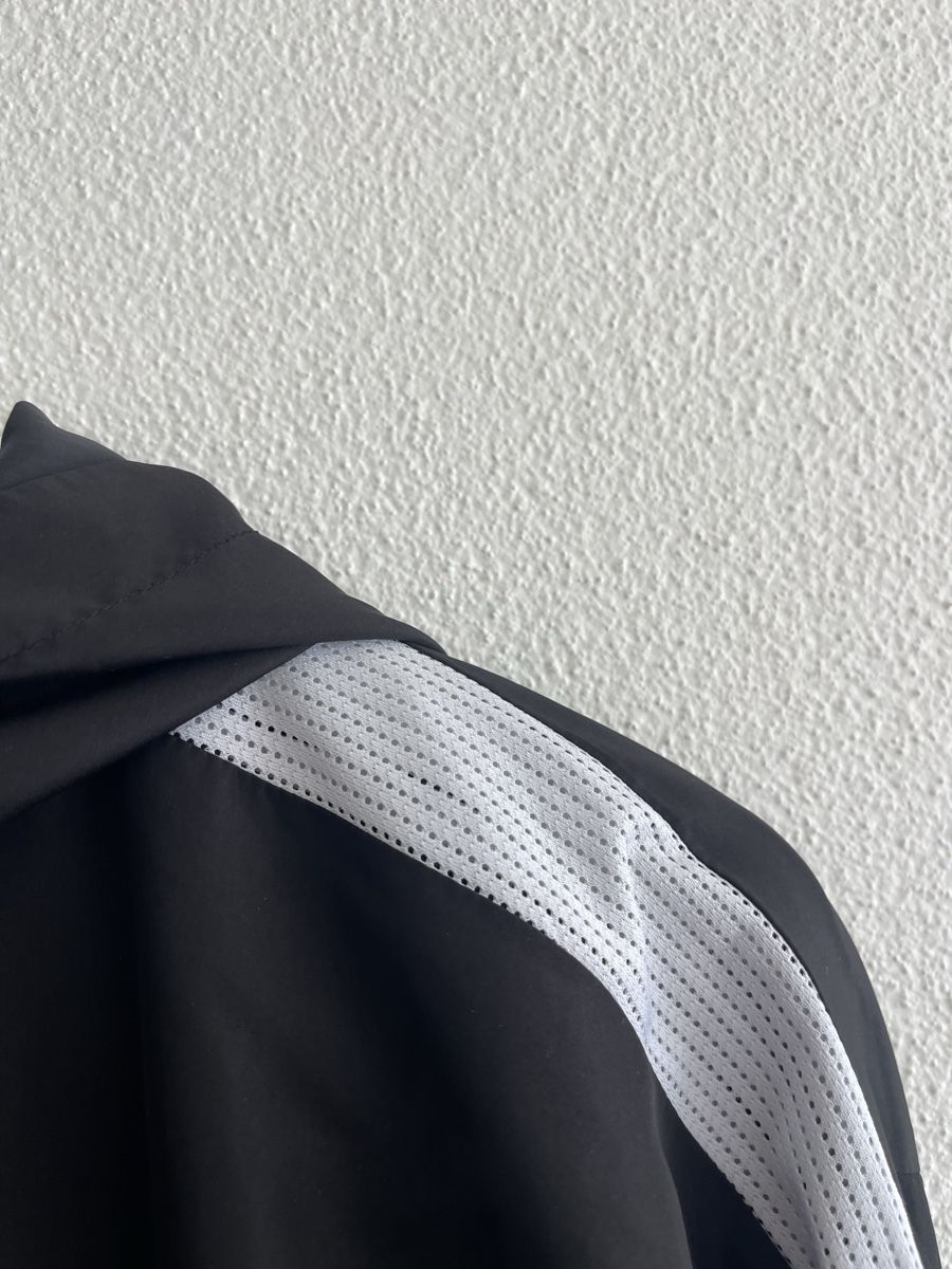 Giacche: Forever 21 Trainingsjacke schwarz Grösse M neu – Usato da Uster venduto da lot_mz9l 2
