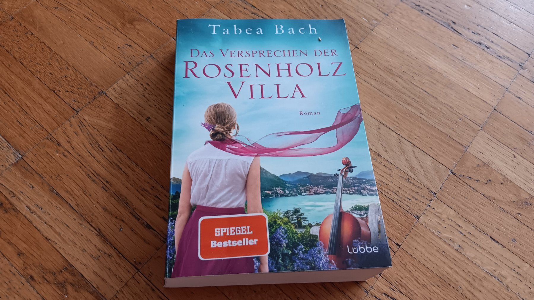 Libri: Tabea Bach: Das Versprechen der Rosenholz Villa, Band 2 – Usato da Dietikon venduto da Rabia