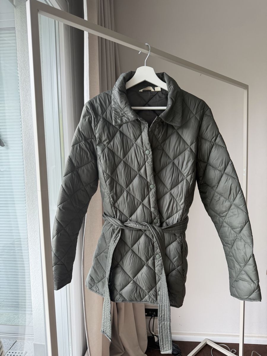 Jacken: Wunderschöne olivgrüne Steppjacke mit Bindegürtel in Gr.L – Gebraucht aus Ebikon von WunderKleidung 1