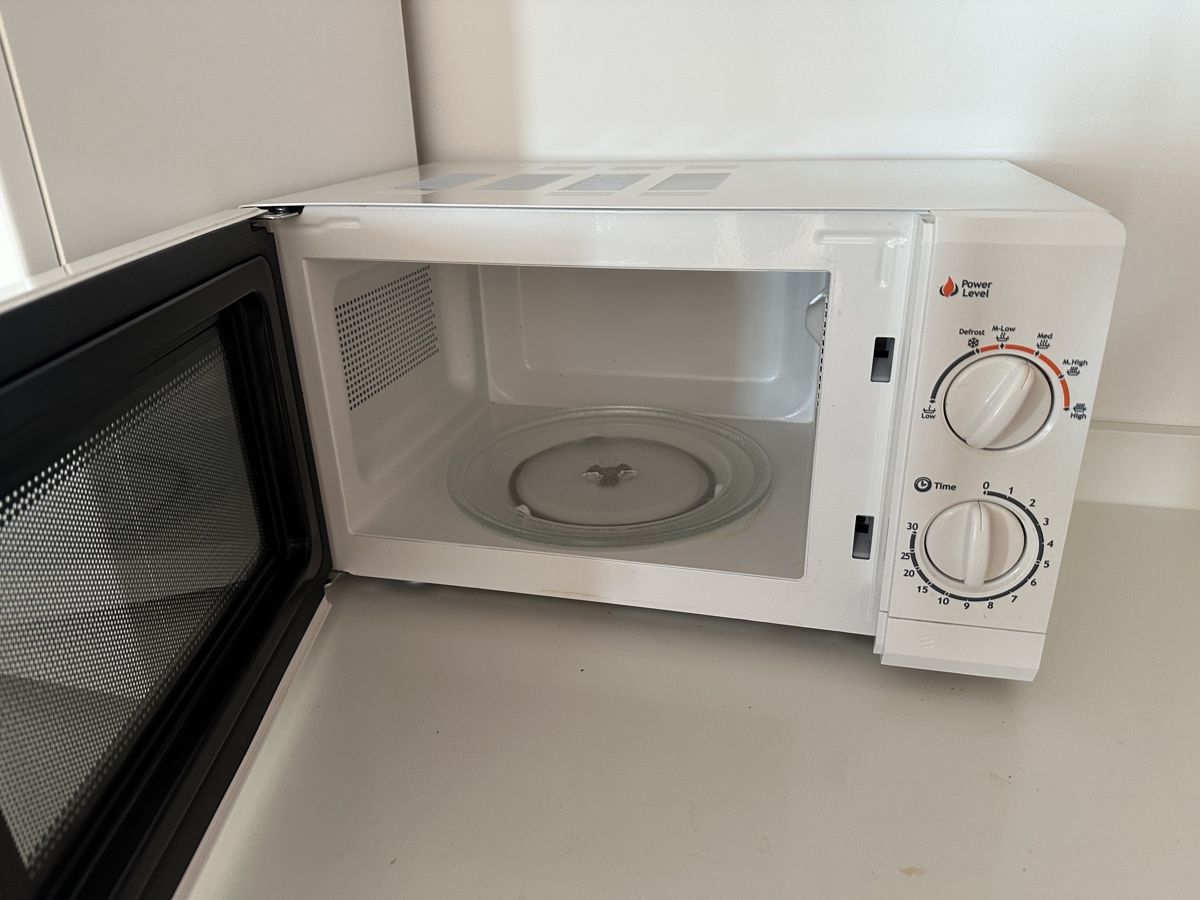 Küchengeräte: Microwave Satrap – Gebraucht aus Schindellegi von kim_n6kq