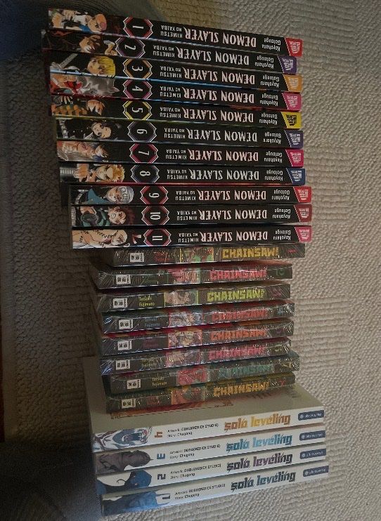 Fumetti: Demon Slayer 1-11, Chainsawman 1-8, Solo Leveling 1-4 Neu – Nuovo e nell'imballaggio originale da Zürich venduto da nic_7gfx